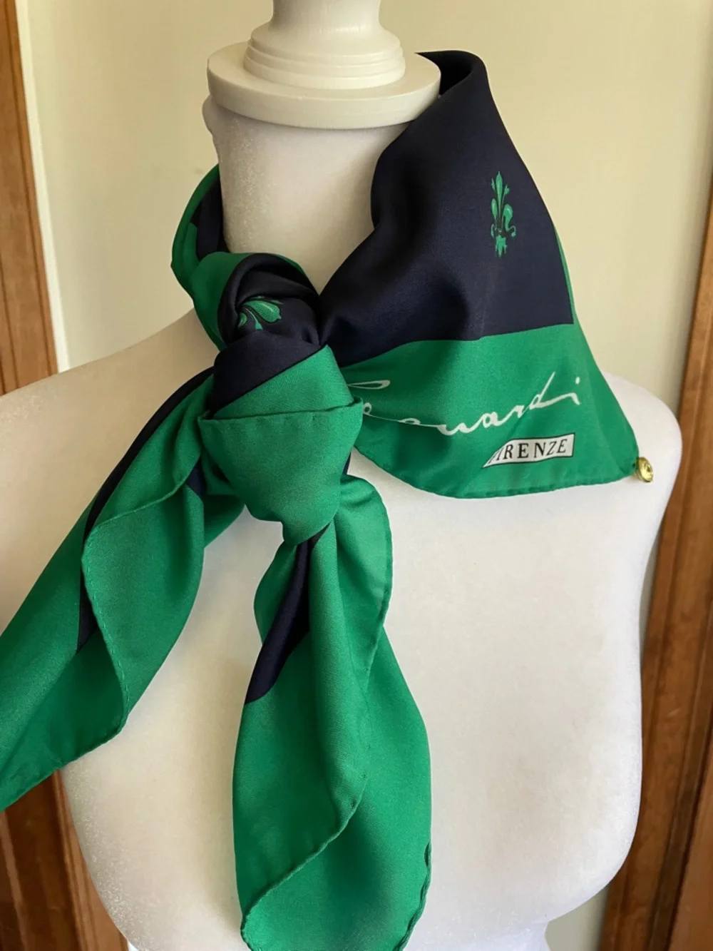 LEONARDI FIRENZE Signed Navy Teal Silk Vintage Fleur de Lis Scarf w/ Gold Charm